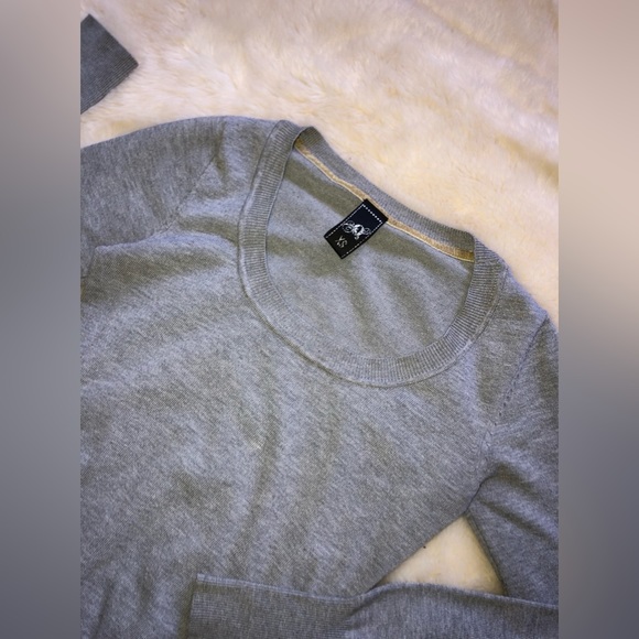 Sweater - Picture 6 of 8